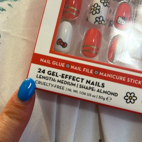 CREME SHOP HELLO KITTY PRESS ON NAILS KIT GLUE FILE MEDIUM ALMOND GEL - Picture 8 of 8